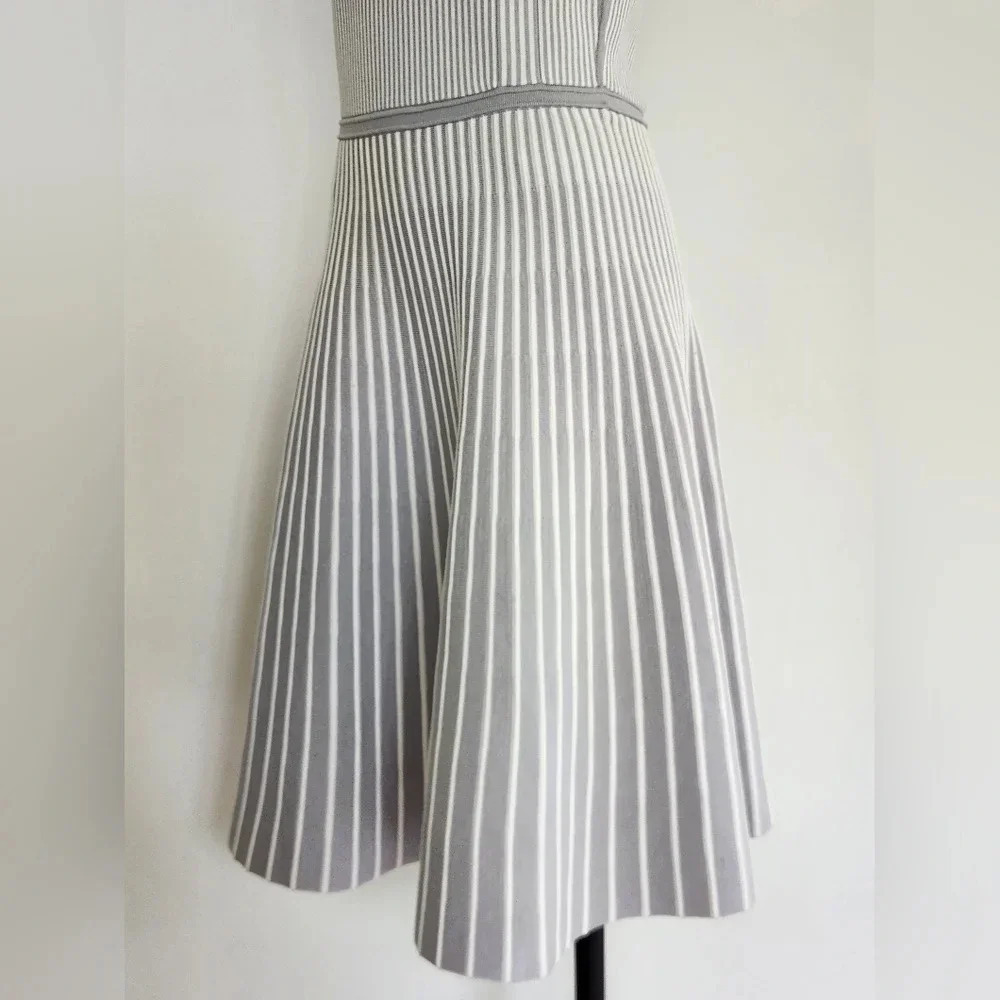 || BANANA REPUBLIC || sweater dress - Picture 4 of 8